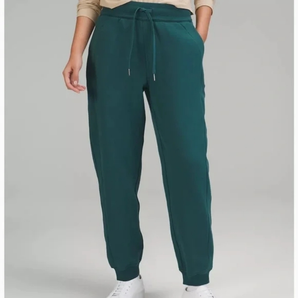 Lululemon Scuba High Rise Joggers Size 6 Green Jasper Soft Lounge Athletic Pants - Picture 1 of 10